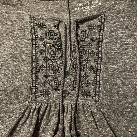 Women's Size Small Gap Gray Embroidered Linen Top - Picture 3 of 4